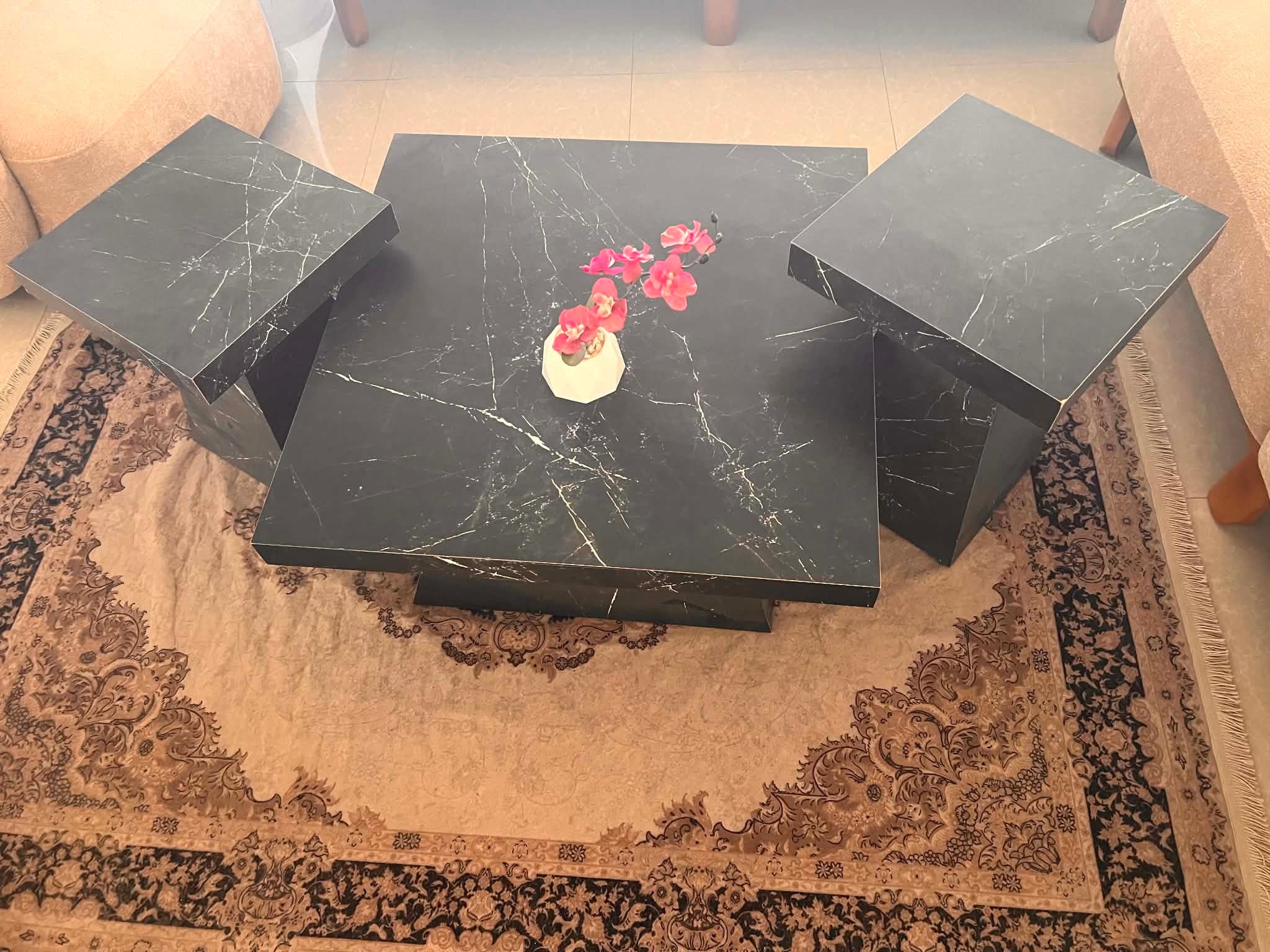 طاولة وسط